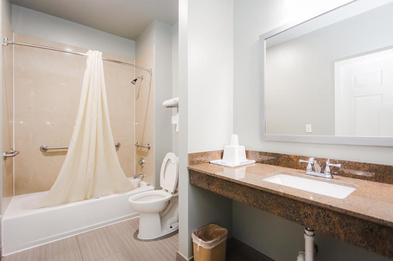 Econo Lodge Inn & Suites Channelview Exteriör bild