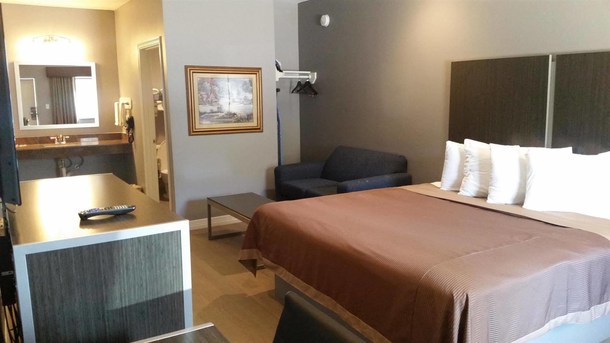 Econo Lodge Inn & Suites Channelview Exteriör bild