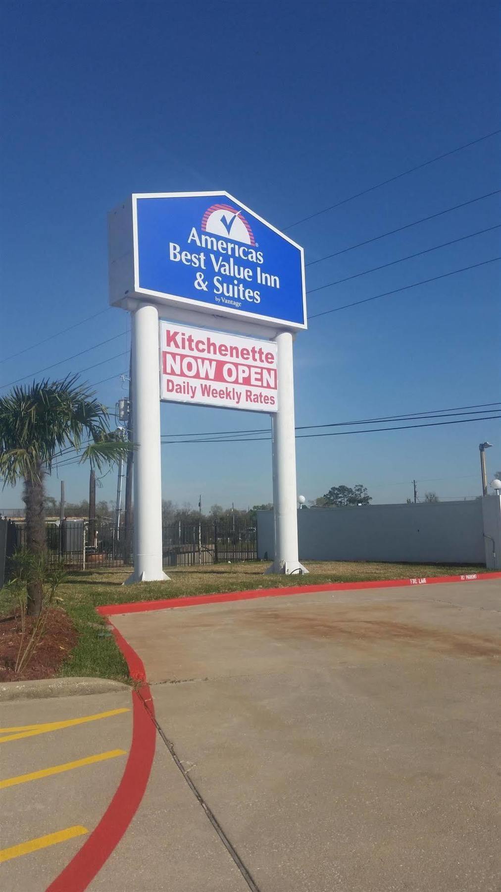 Econo Lodge Inn & Suites Channelview Exteriör bild